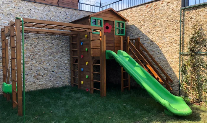 Ağaç Oyun Evi Woodsy